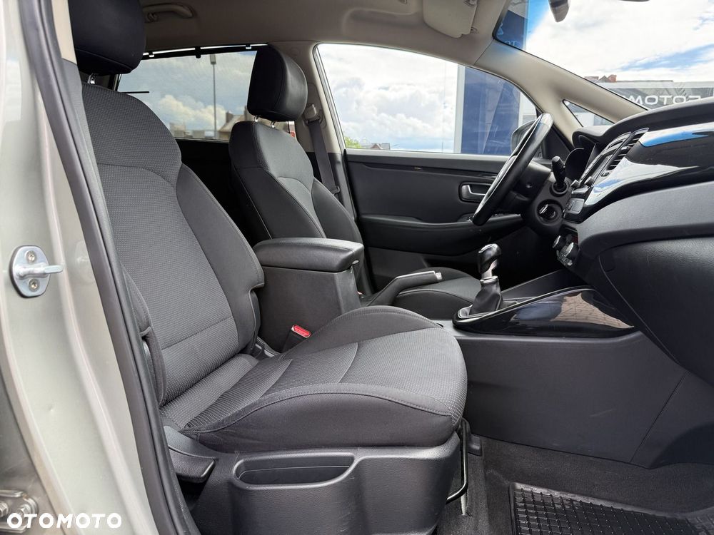 Kia Carens 1.6 GDI M - 29