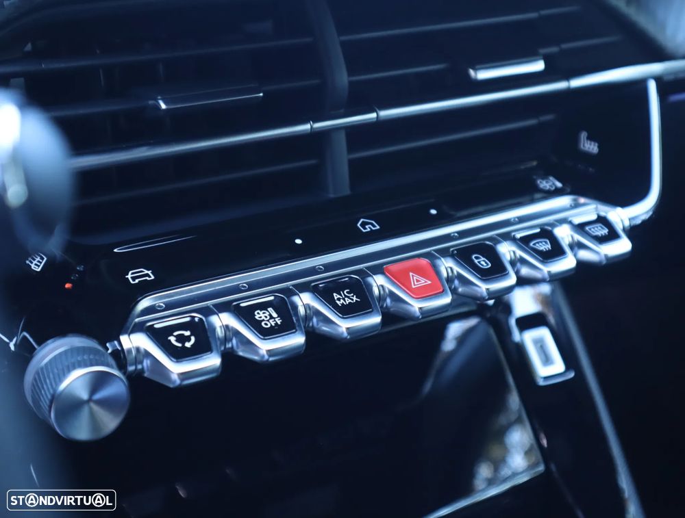 Peugeot e-208 GT - 41