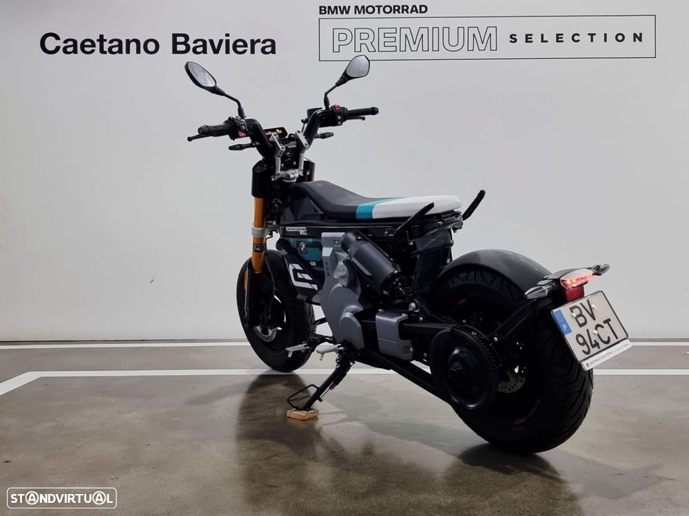 BMW CE 02 Cosmicblack - 8