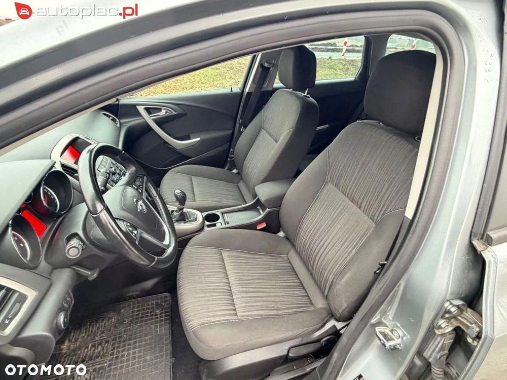 Opel Astra 2011