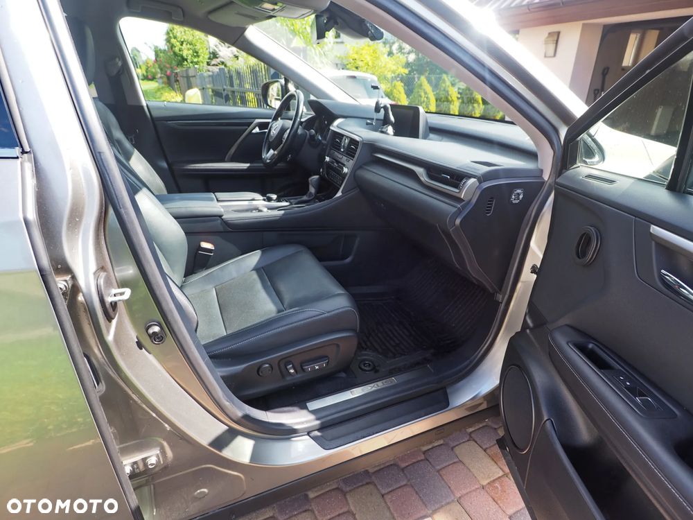Lexus RX - 9