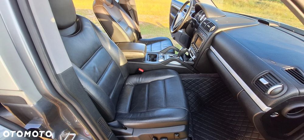 Porsche Cayenne S Tiptronic - 27