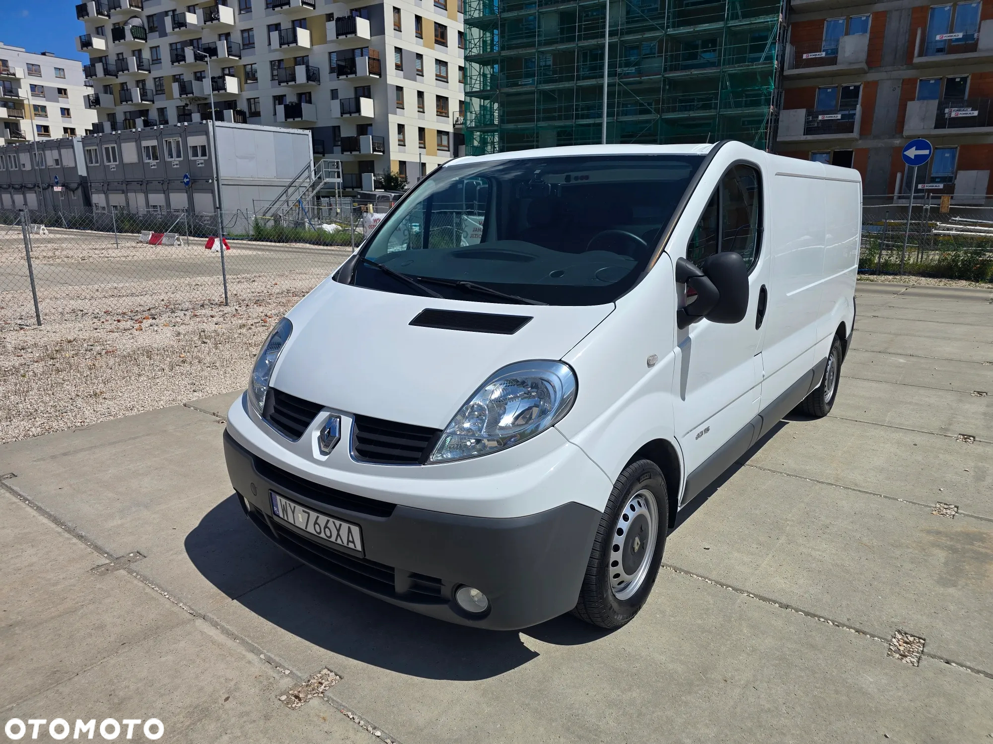 Renault TRAFIC - 2