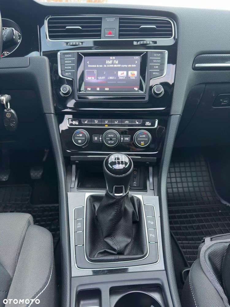 Volkswagen Golf 2.0 TDI SCR Highline - 20