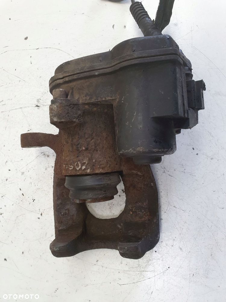 Renault Kadjar TYLNY ZACISK HAMULCOWY lewy tył kierowcy - 3