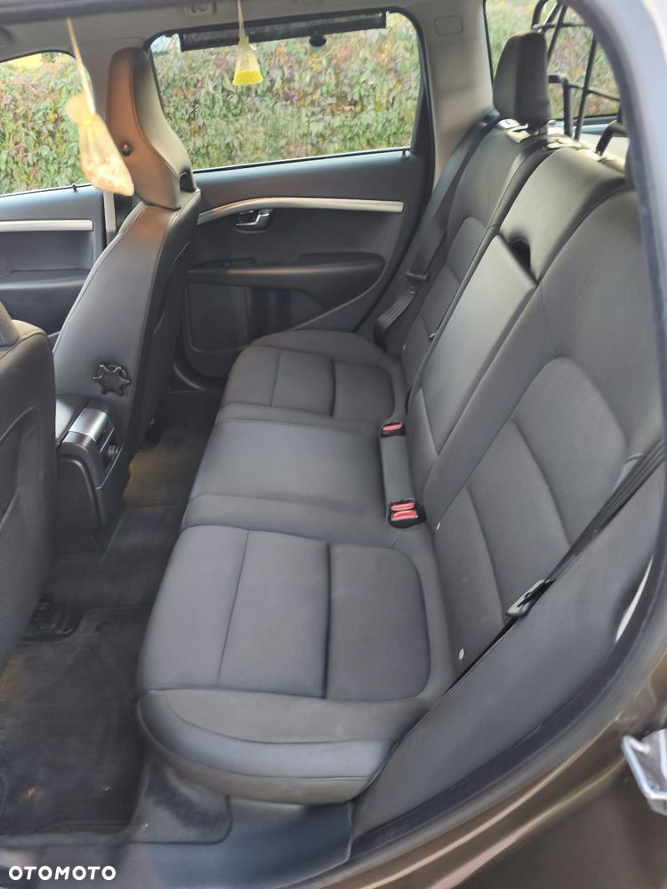Volvo XC 70 2.4D AWD Kinetic - 9