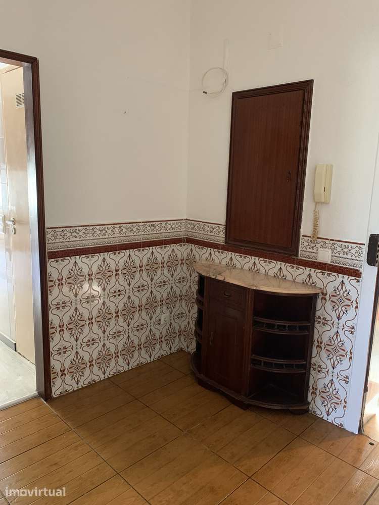 Apartamento T1 com varanda em Rio de Mouro - Grande imagem: 4/17