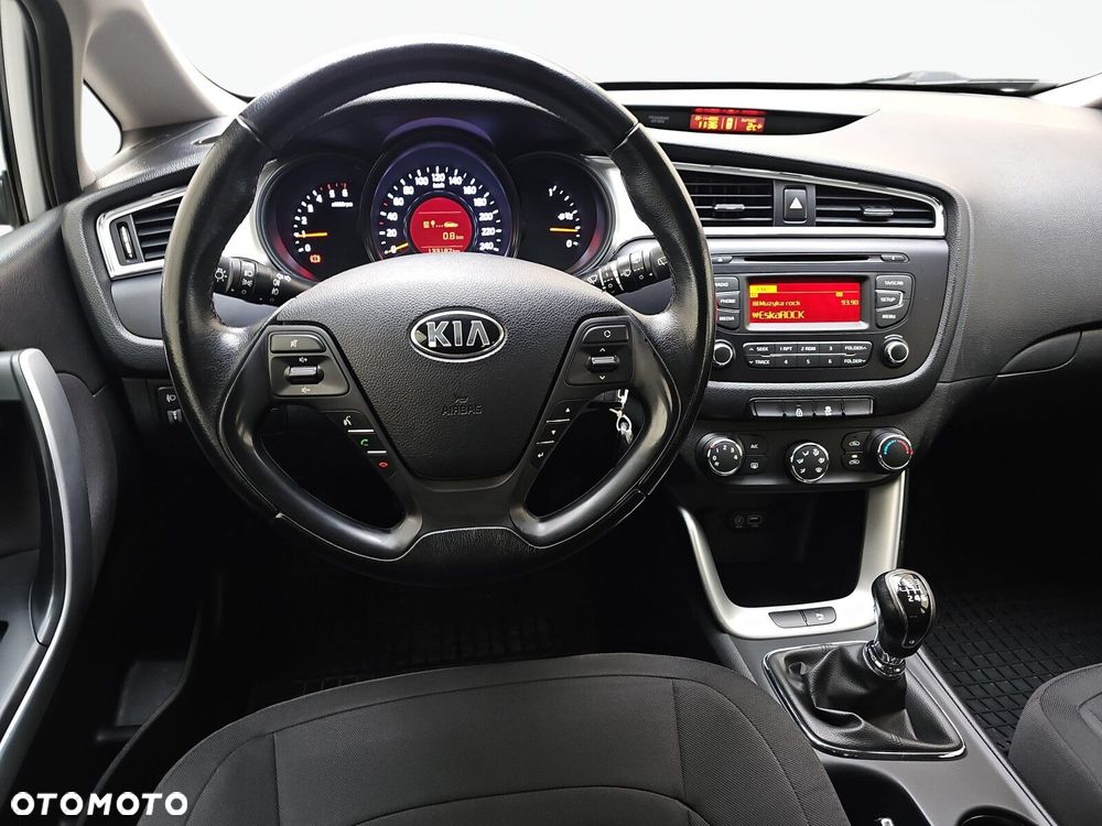 Kia Ceed - 12
