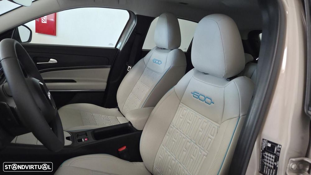 Fiat 600 1.2 Hybrid La Prima - 11