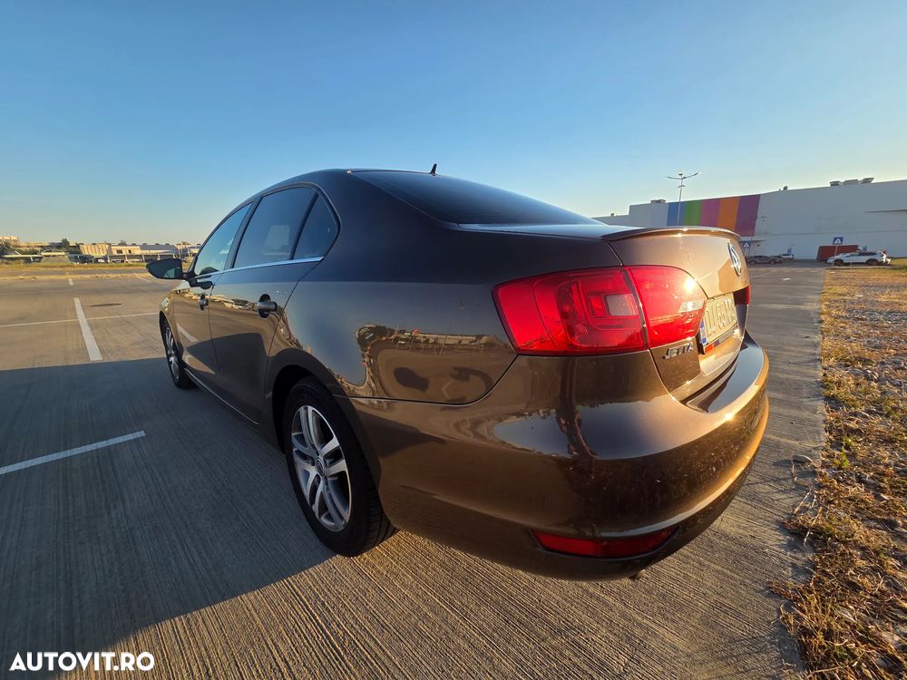 Volkswagen Jetta 1.6 TDI CR DPF DSG Highline - 9