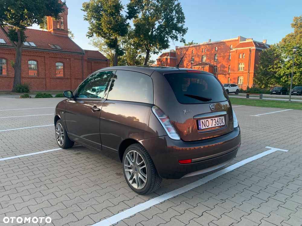 Lancia Ypsilon 1.4 16V Versus (4 os.) - 1