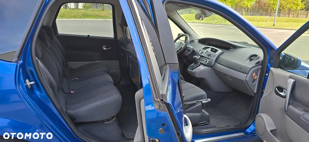 Renault Scenic 2.0 16V Emotion - 19