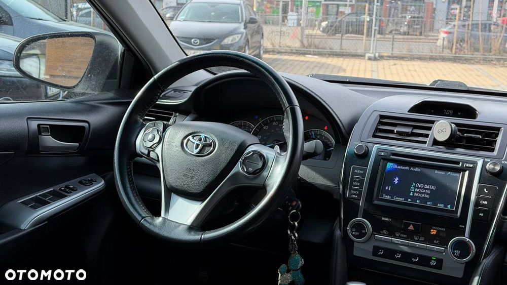 Toyota Camry 2.5 LE - 7