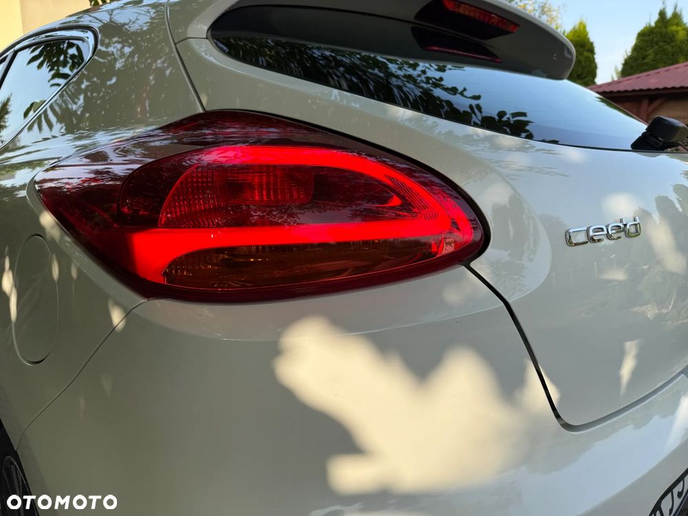 Kia Ceed 1.6 T-GDI GT - 9