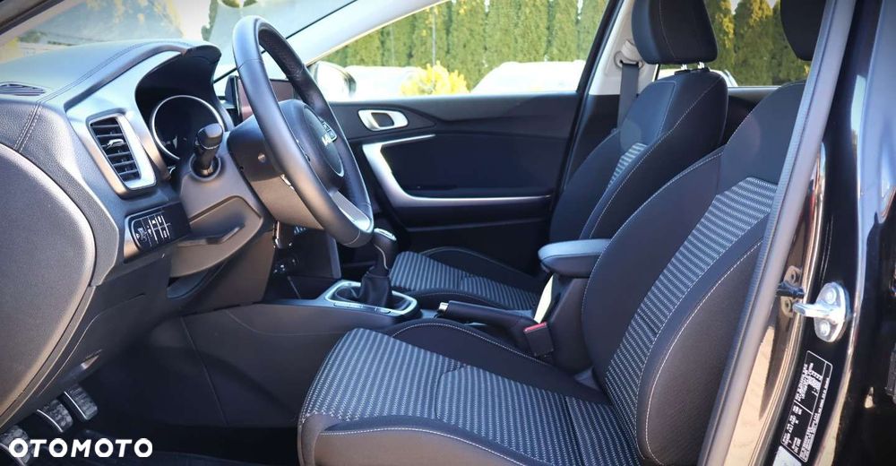 Kia Ceed - 16