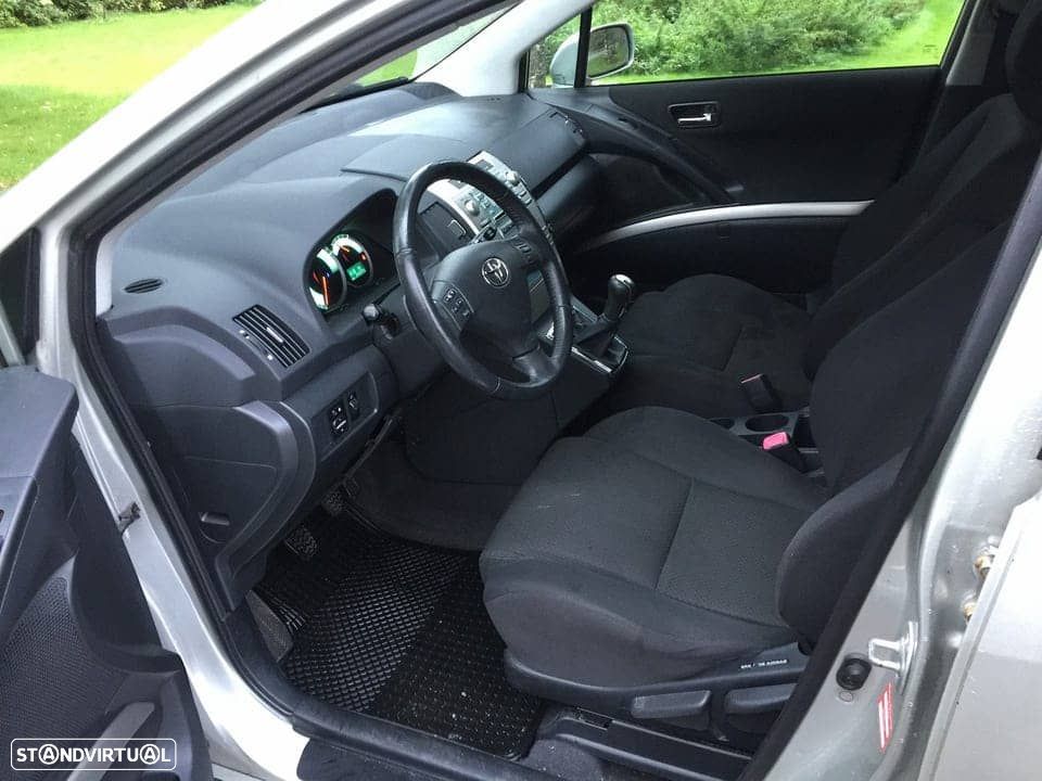 Toyota Corolla Verso - 7