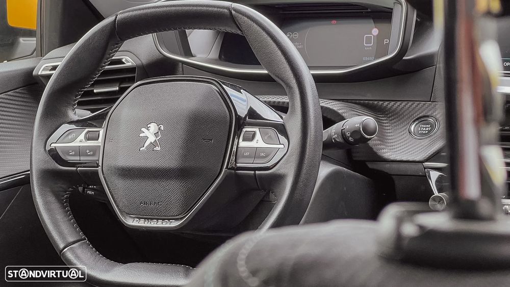 Peugeot 208 - 17