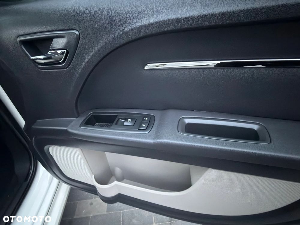 Dodge Journey - 25