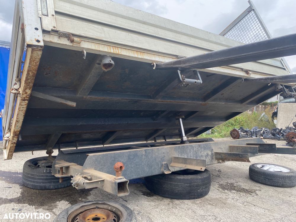 Bena Basculabila Iveco pe 3 parti, cu cilindru hidraulic - 2