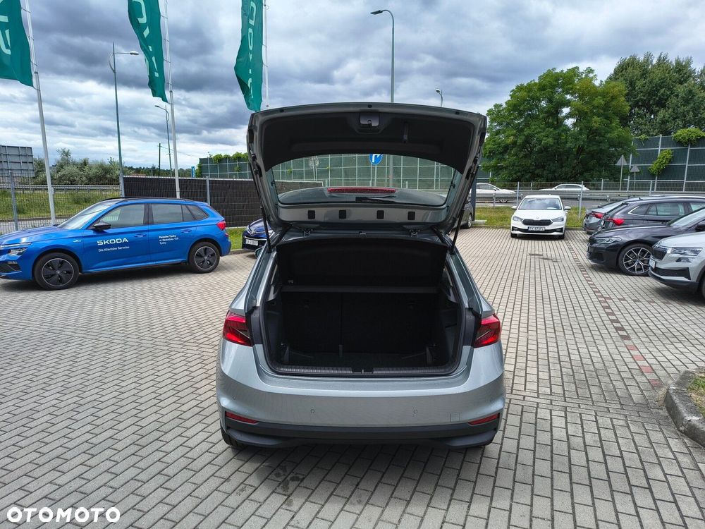 Skoda Fabia 1.0 Essence - 8