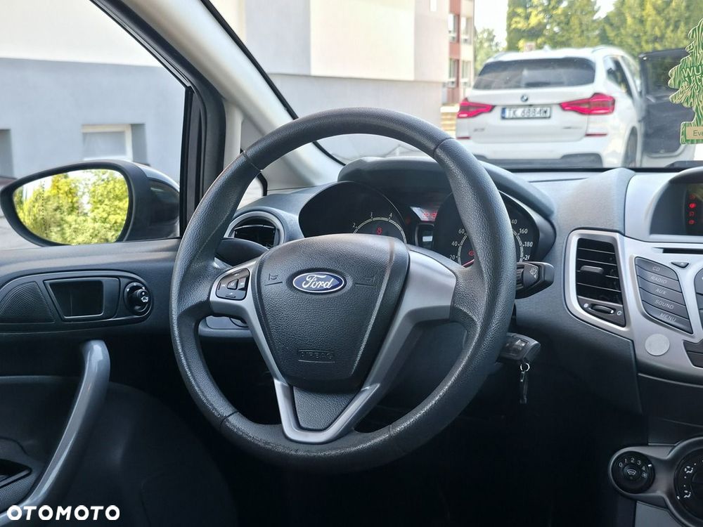 Ford Fiesta - 12