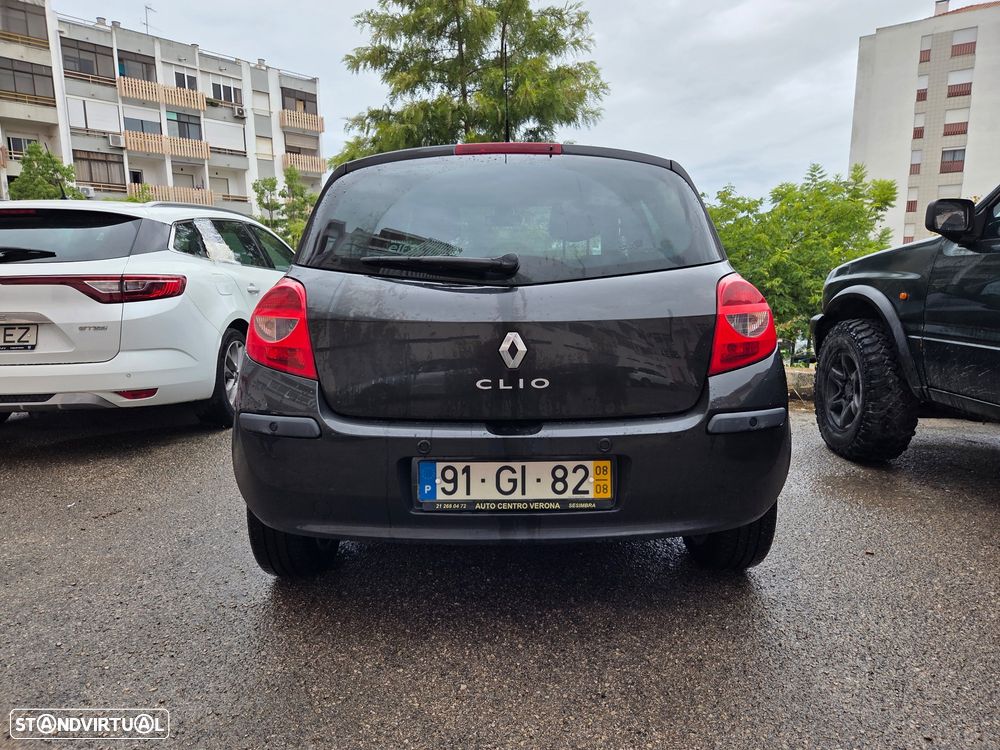 Renault Clio 1.2 16V Dynamique S - 2