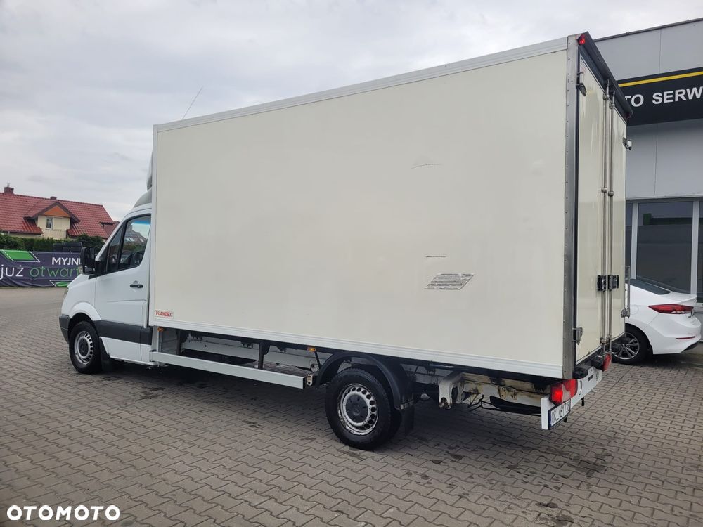 Mercedes-Benz Sprinter - 14
