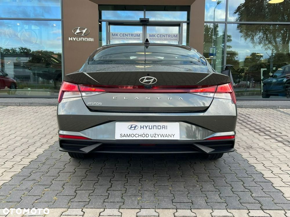 Hyundai Elantra - 7