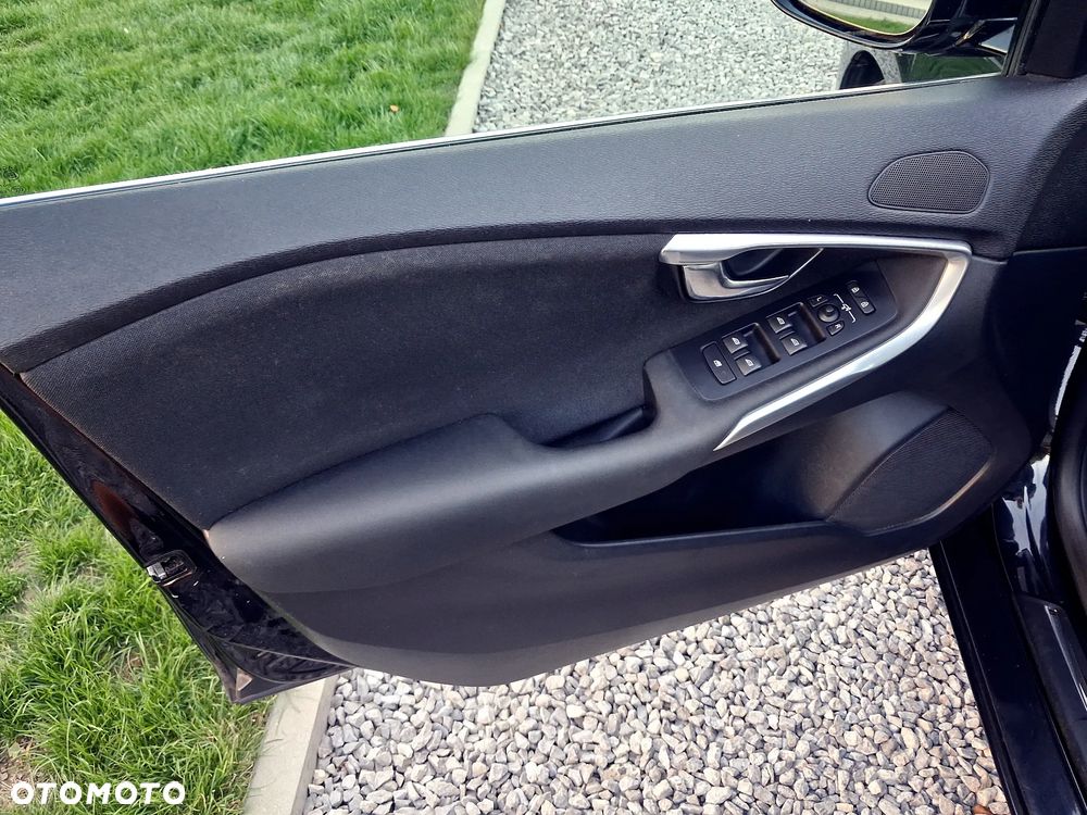 Volvo V40 D2 Momentum - 21