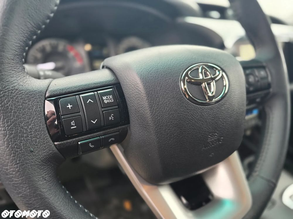 Toyota Hilux 2.8 D-4D Double Cab SR5+ 4x4 - 23