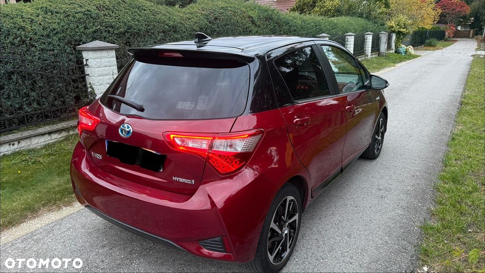 Toyota Yaris Hybrid 100 Selection - 9