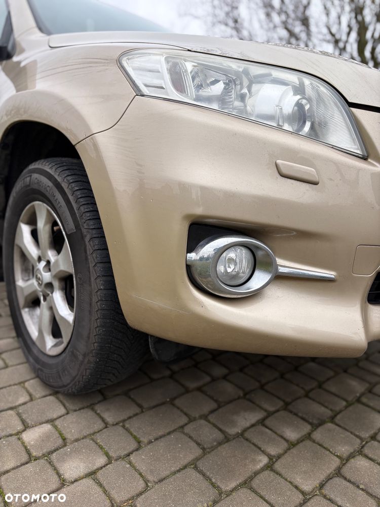 Toyota RAV4 - 4