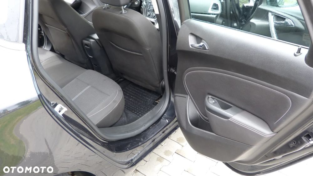 Opel Astra 1.4 Turbo Exklusiv - 25