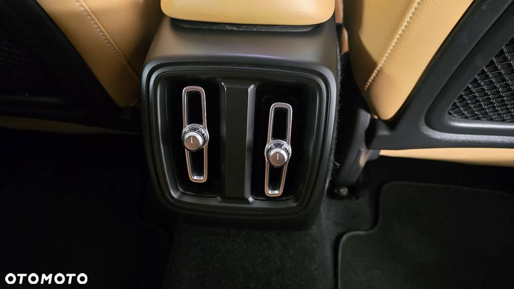 Volvo XC 40 D3 SCR Inscription - 16