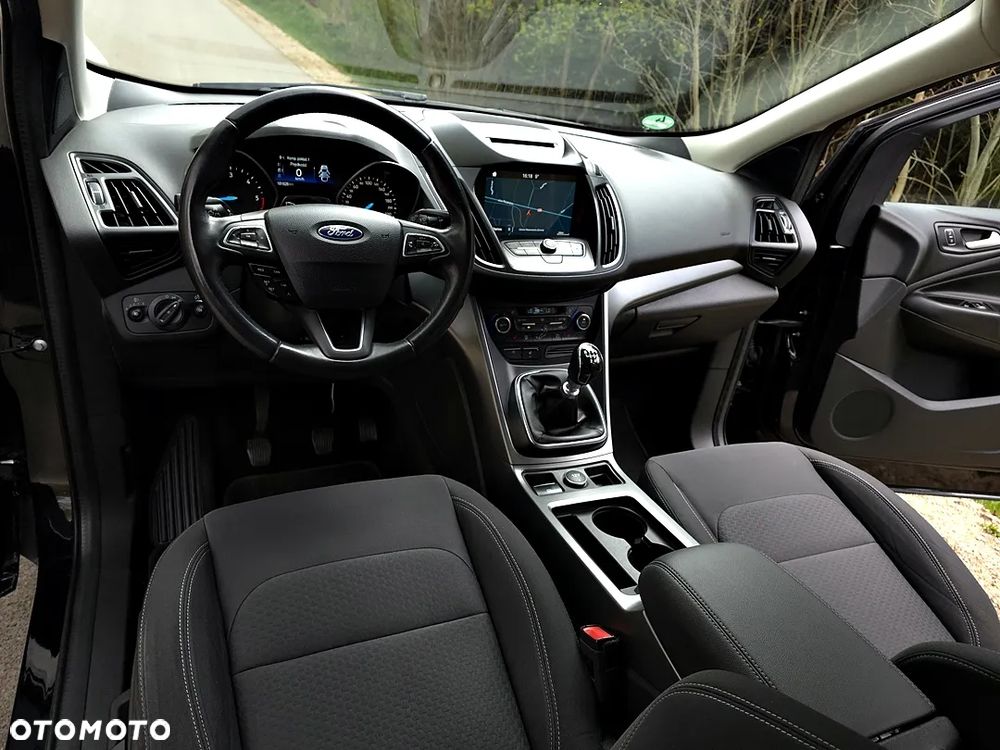 Ford Kuga 2.0 TDCi FWD Titanium Plus - 38