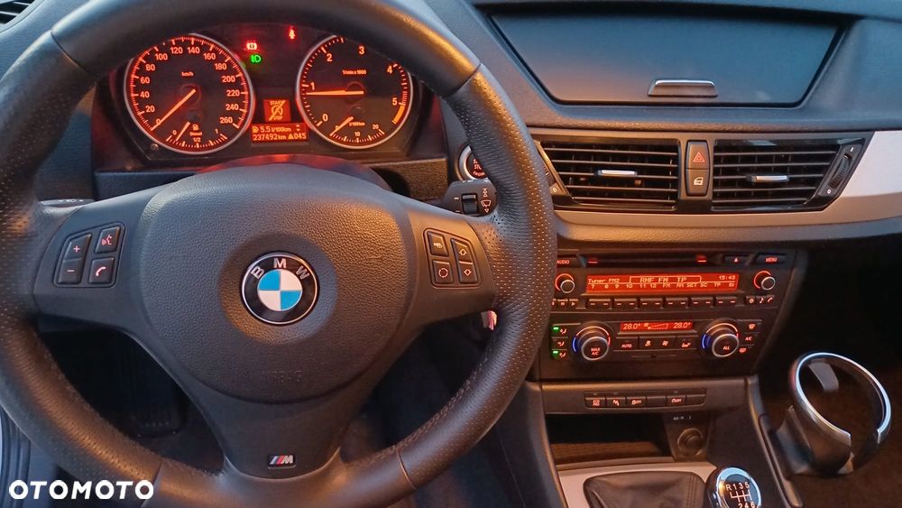 BMW X1 sDrive18d xLine - 15