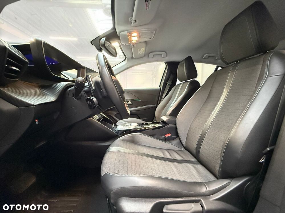 Peugeot 208 - 22