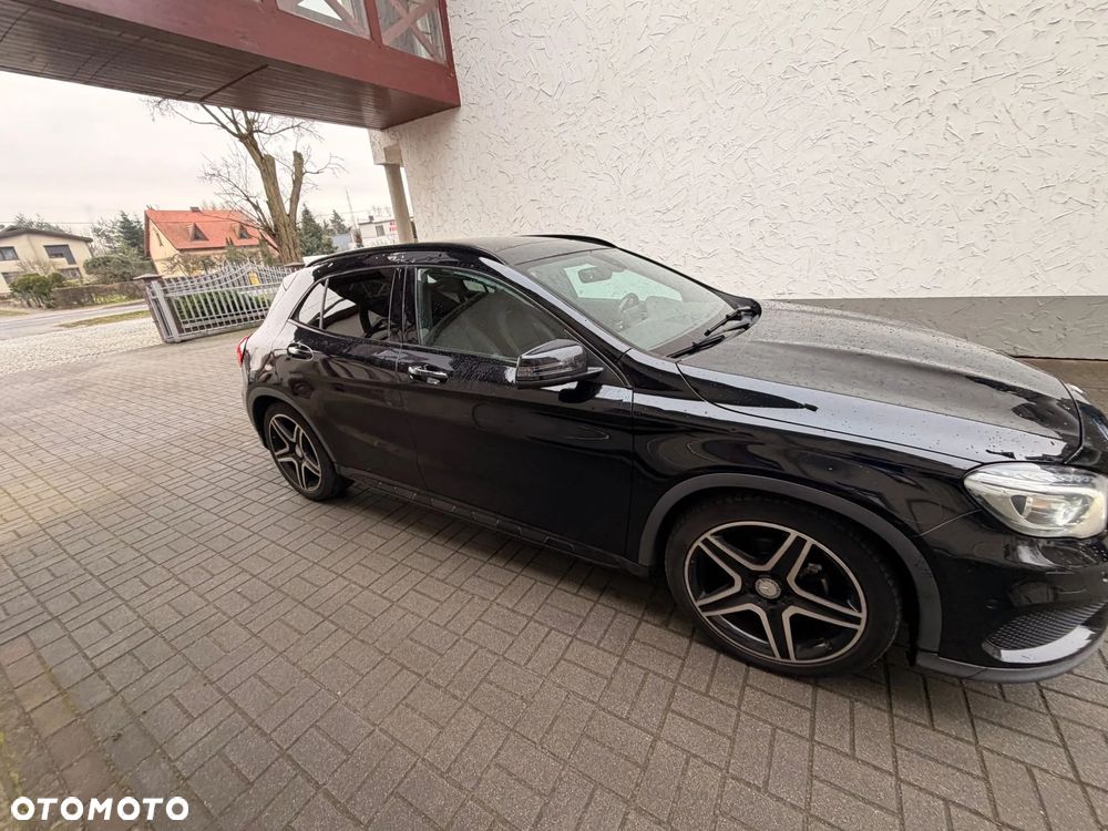 Mercedes-Benz GLA 200 (CDI) d 4Matic 7G-DCT AMG Line - 10