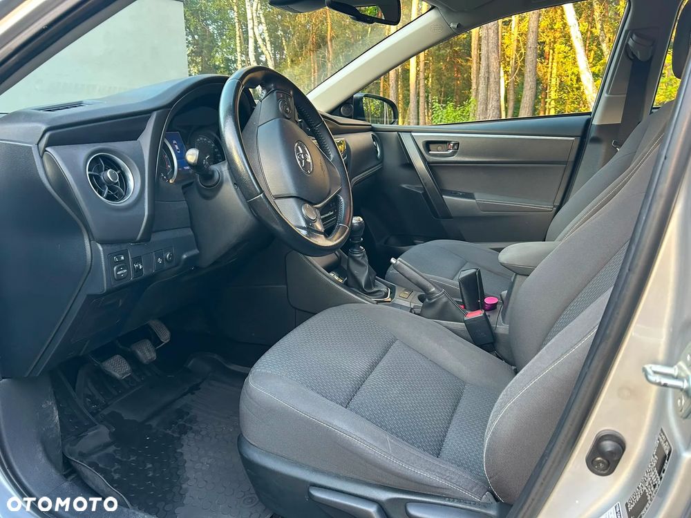 Toyota Corolla 1.6 Comfort - 6