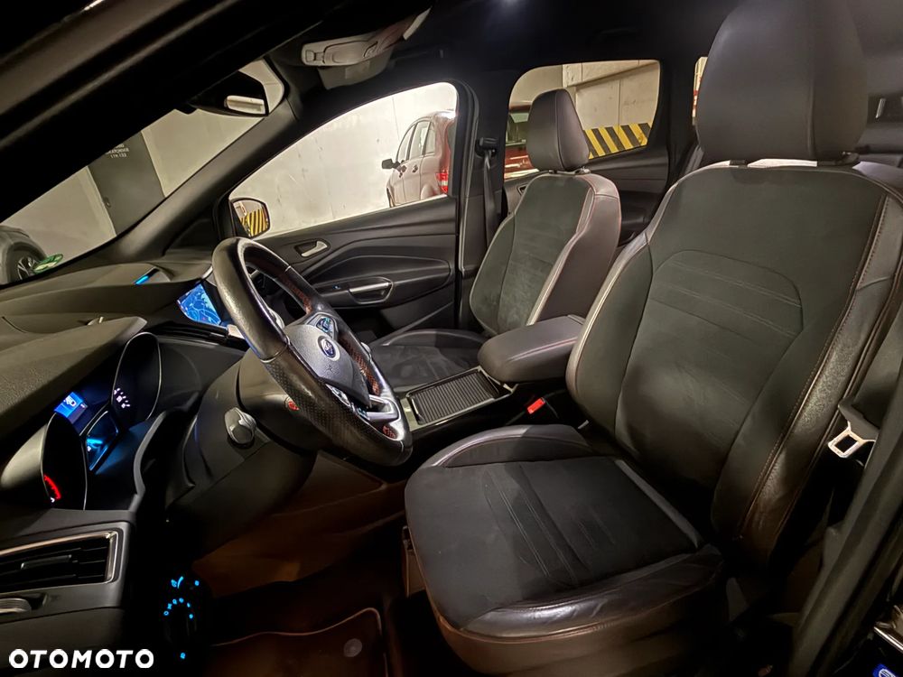 Ford Kuga 1.5 EcoBoost FWD ST-Line - 17