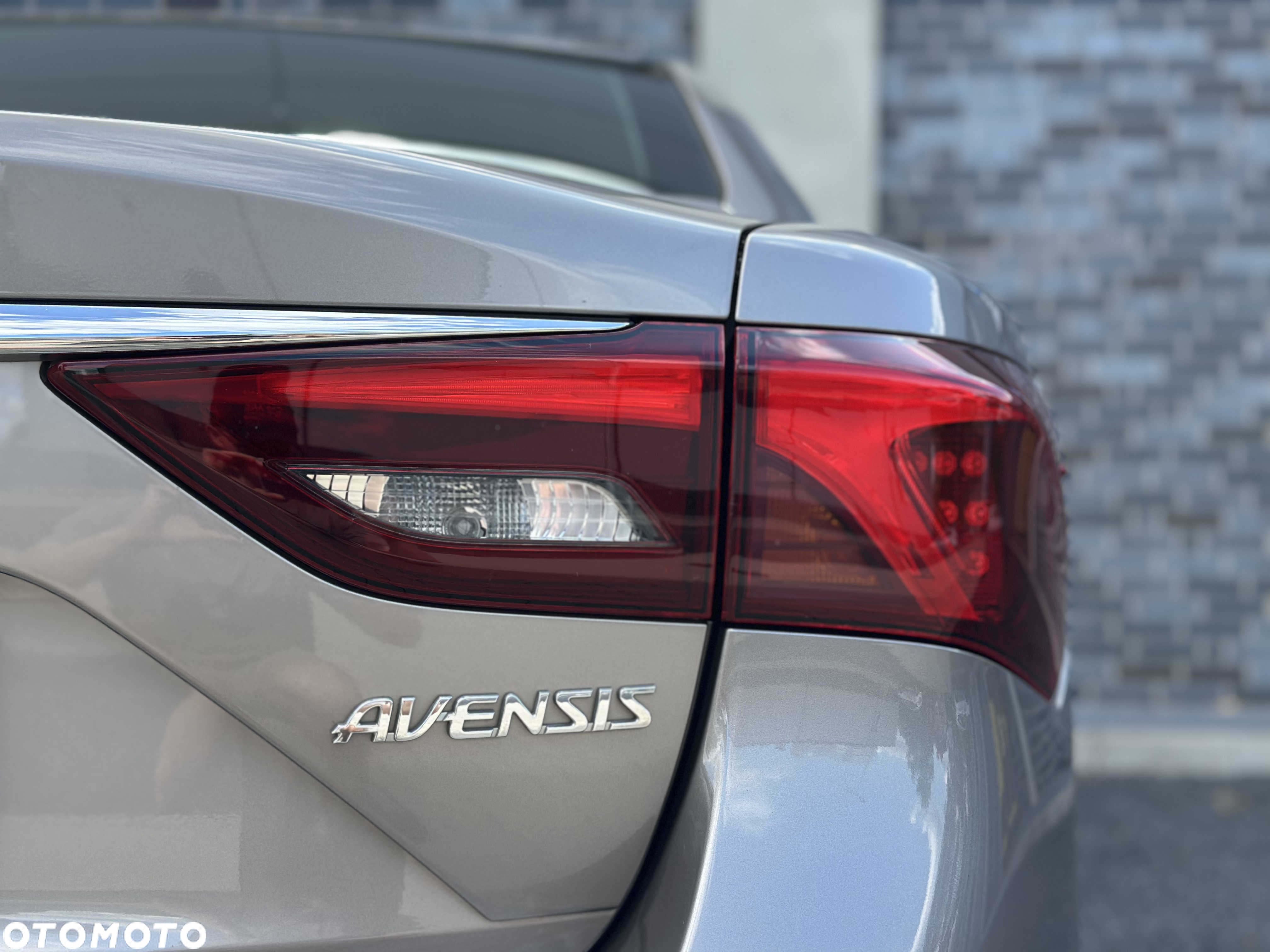 Toyota Avensis 1.6 Active - 13