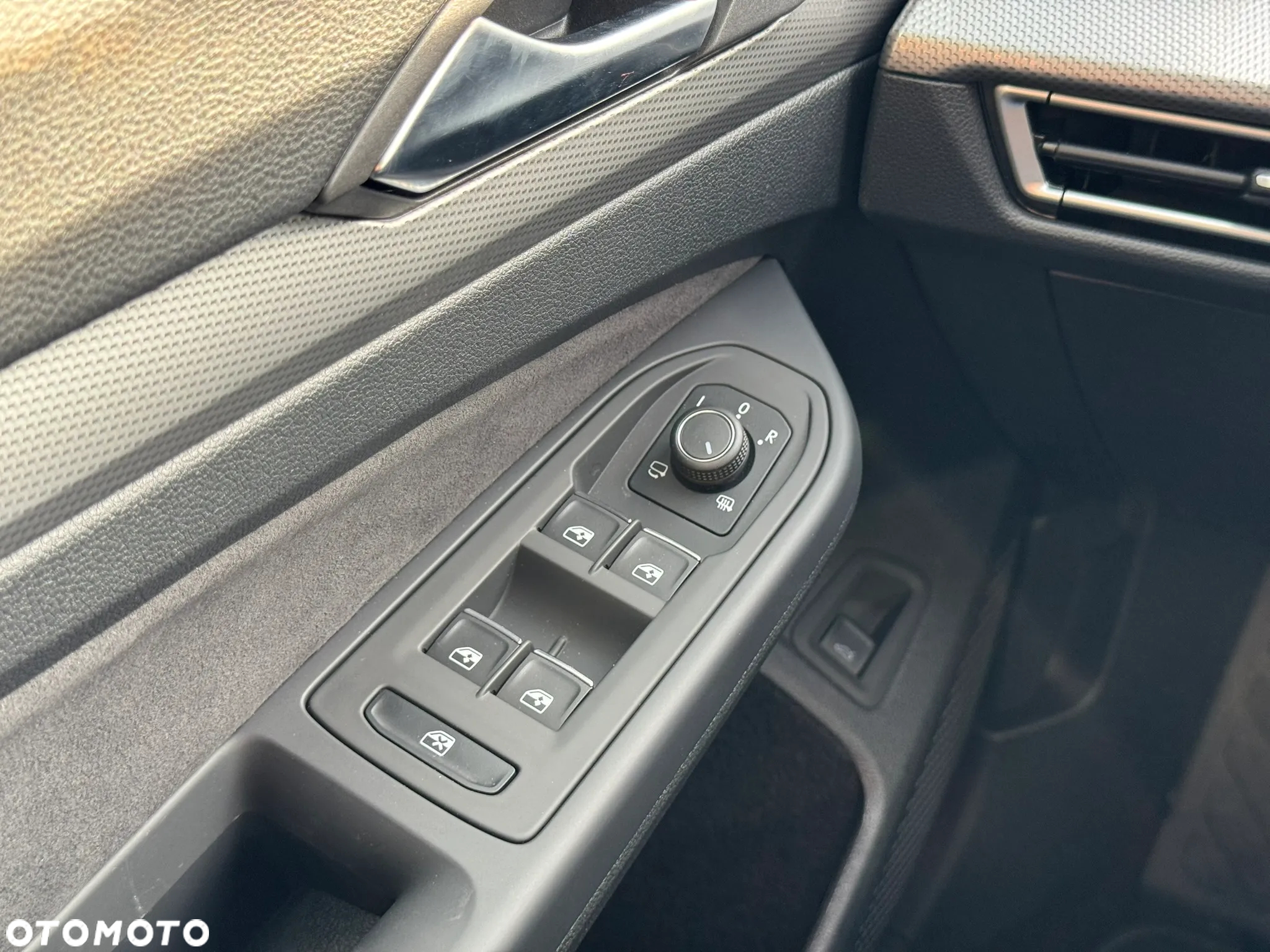 Volkswagen Golf Variant 1.5 eTSI OPF DSG Style - 29