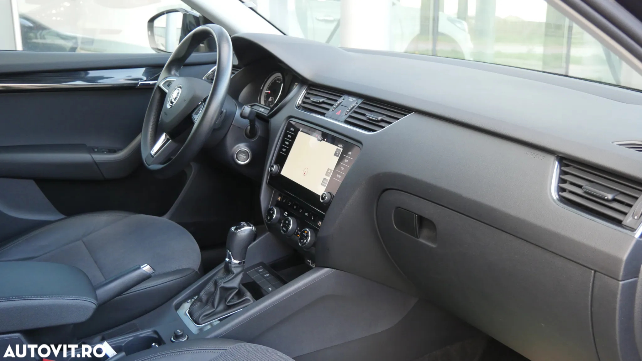 Skoda Octavia Combi 1.6 TDI DSG Style - 14