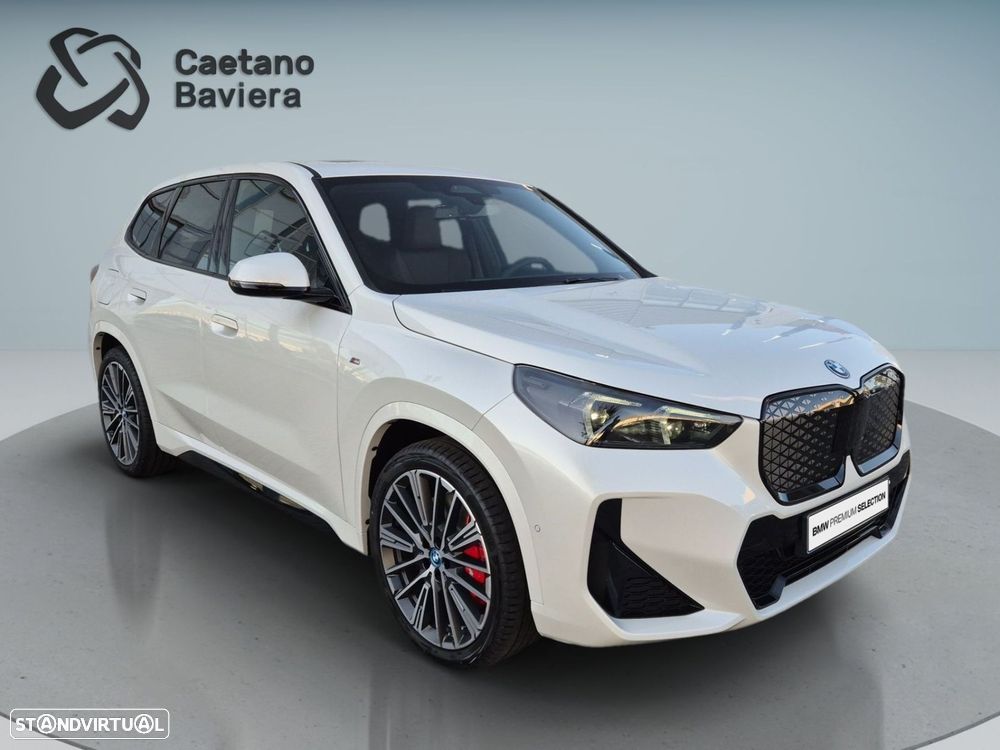BMW iX1 eDrive20 Pack Desportivo M Pro - 2