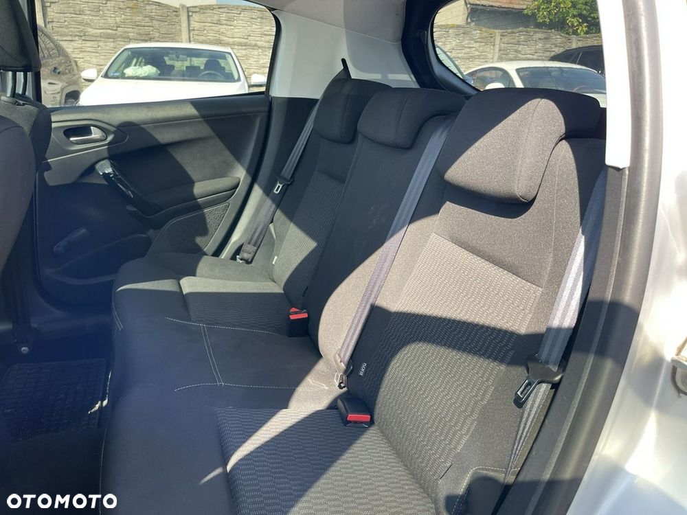 Peugeot 208 1.2 VTi Style - 12