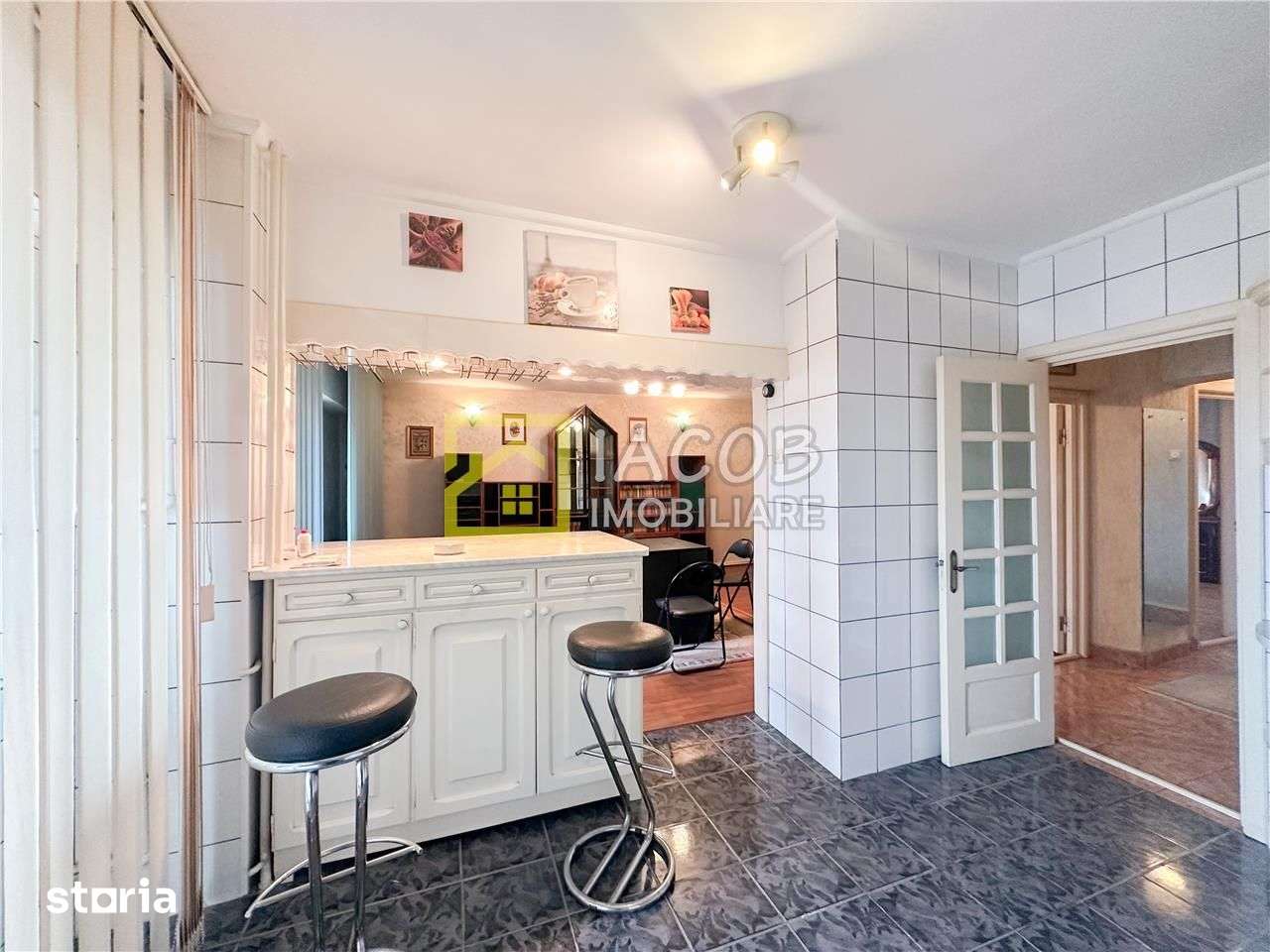Apartament spatios de 2 camere, de inchiriat – zona centrala, Str. 9 M — fotografia 1