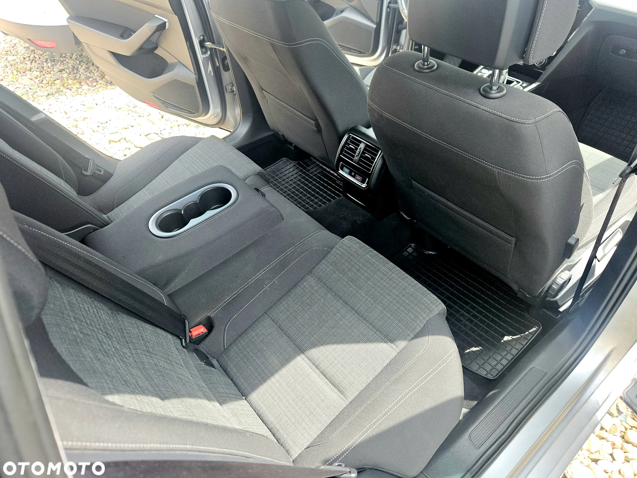 Volkswagen Passat Variant 2.0 TDI SCR DSG Business - 25