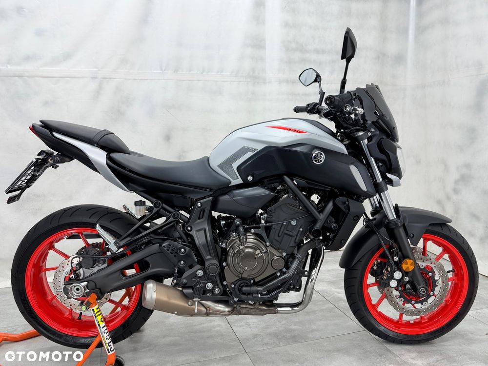 Yamaha MT - 24