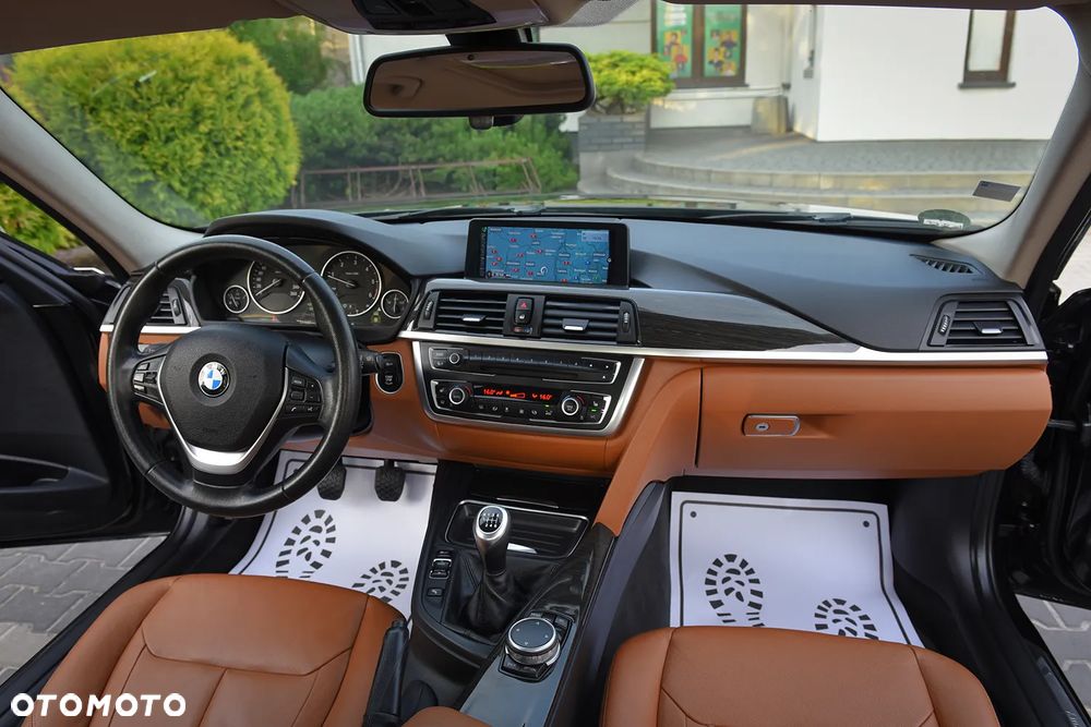 BMW Seria 3 318d Luxury Line - 31