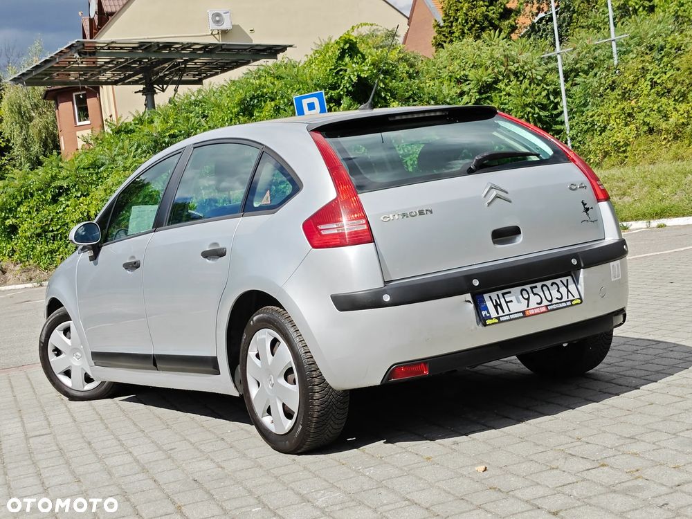 Citroën C4 1.4 16V Advance - 1